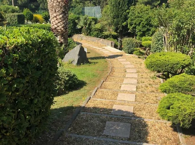 Cap Paradise Jacuzzi 아파트 *